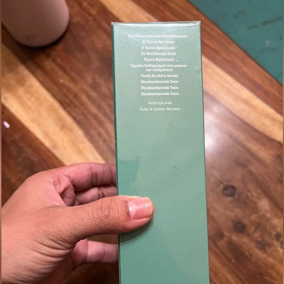 COPY - La Mer Oil Absorbing Tonic - Picture 5 of 5